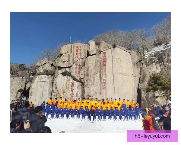 山东泰山队3月2日登山祈福活动开启 山东泰山队3月2日登山祈福活动开启